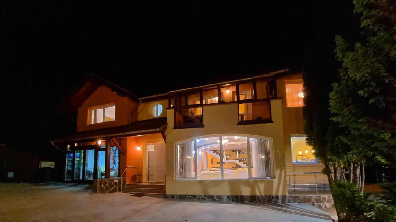 Marble Villa: Luxury Estate - Central But Intimate ซินายา ภายนอก รูปภาพ